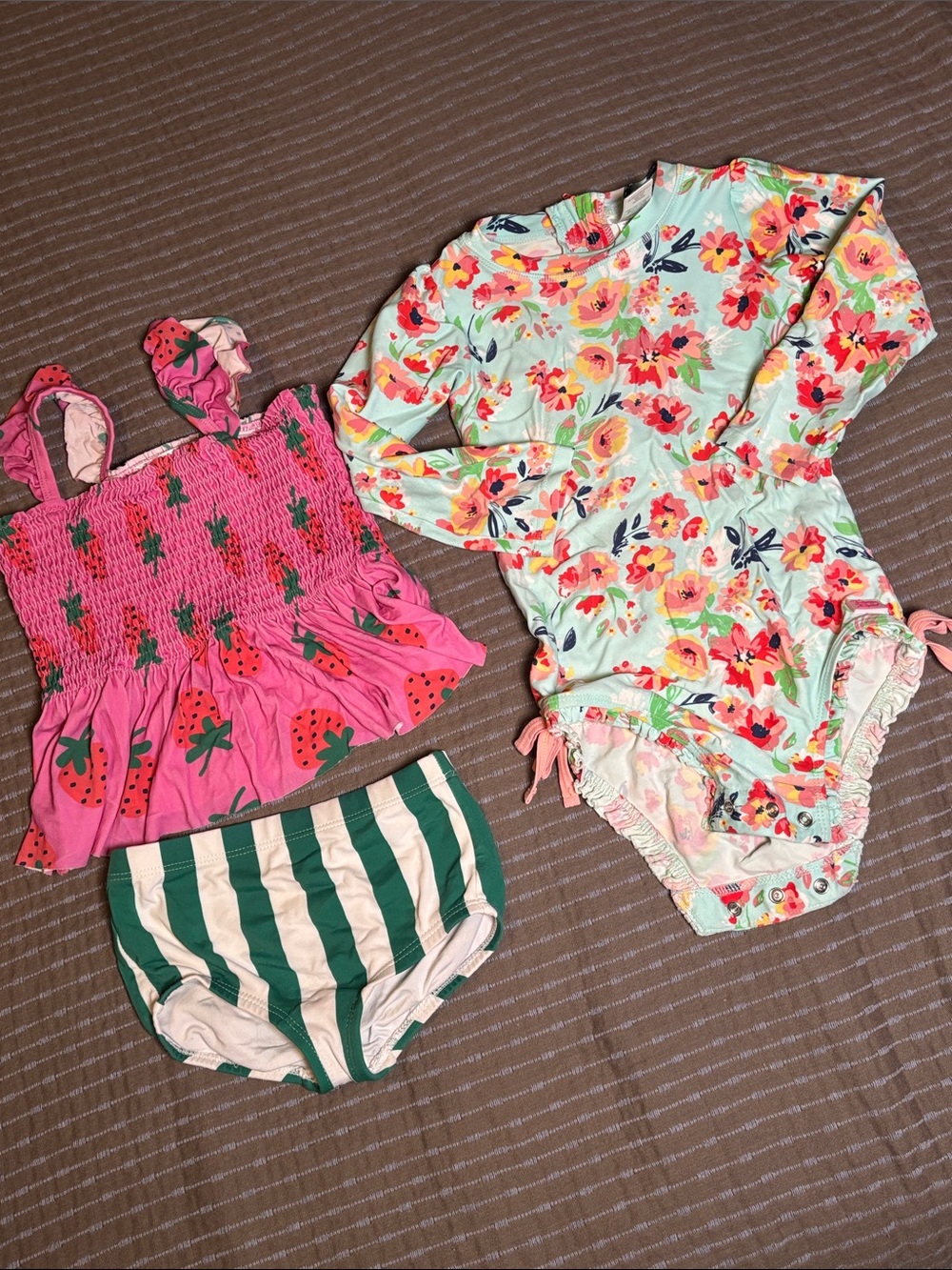 Lot of 2 Swimsuits Sz 2T Hanna Andersson 2 pc & Ruffle Butts 1 pc Rash Guard